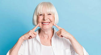 How to Get Affordable Full Mouth Dental Implants as a Senior